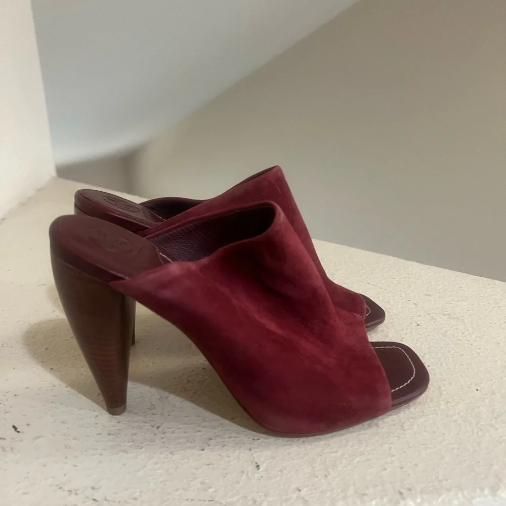 Tory Burch Maroon‎ Red Ellis Suede Thick Heeled Mules Sandals Open Toes Size 7